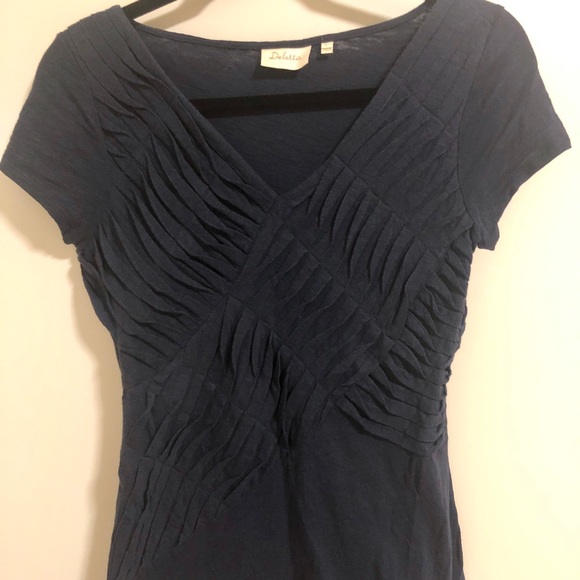 Anthropologie Tops - Anthropologie low cute navy shirt